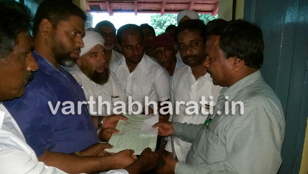 ನಡ: ದಫನಭೂಮಿಯನ್ನು ಯಥಾಸ್ಥಿತಿಯಲ್ಲಿ ಉಳಿಸಲು ಒತ್ತಾಯಿಸಿ ತಹಶೀಲ್ದಾರ್‌ರಿಗೆ ಮನವಿ